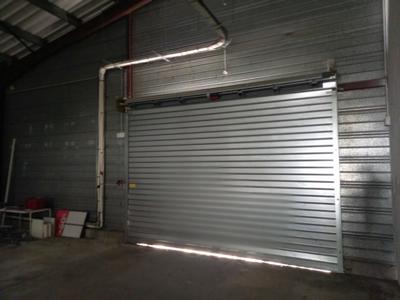 Local d'activités - 300 m²