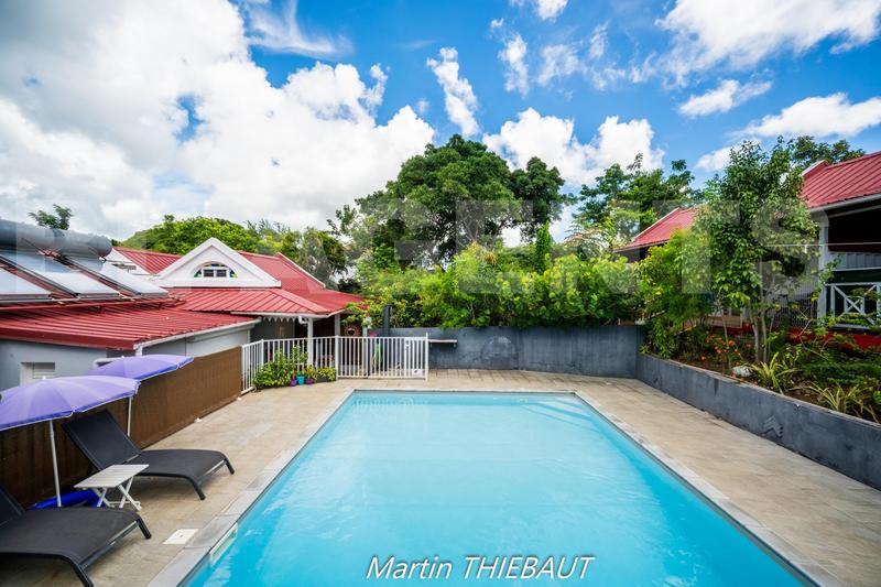 Maison - 270 m² - 13 pièces