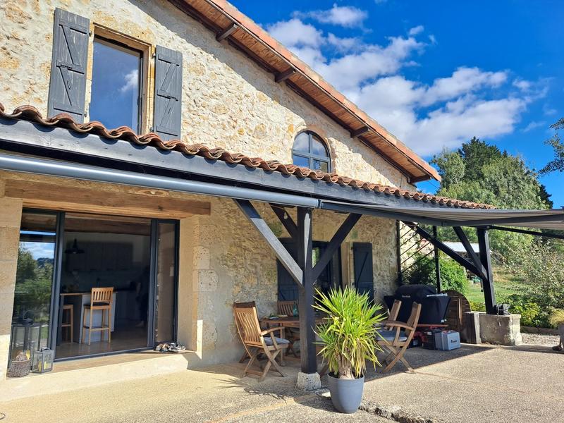 Maison - 198 m² - 7 pièces