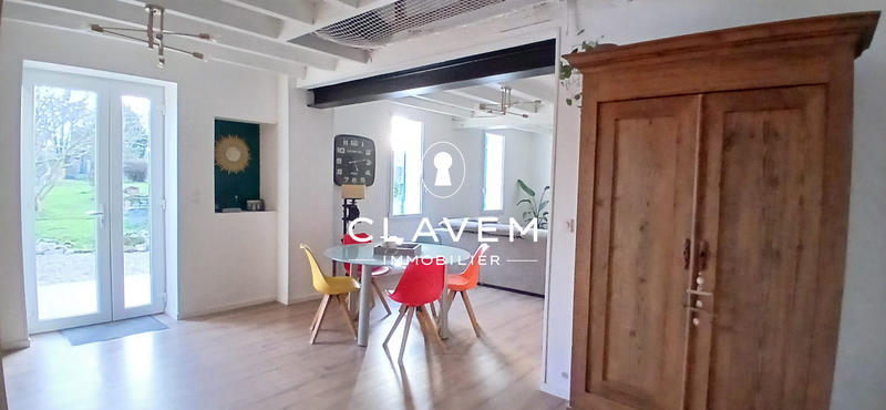 Maison - 208 m² - 7 pièces