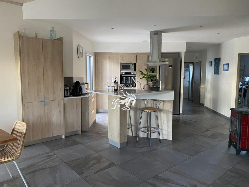 Villa - 168 m² - 8 pièces