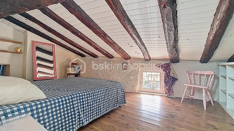 Maison en pierre - 111 m² - 7 pièces