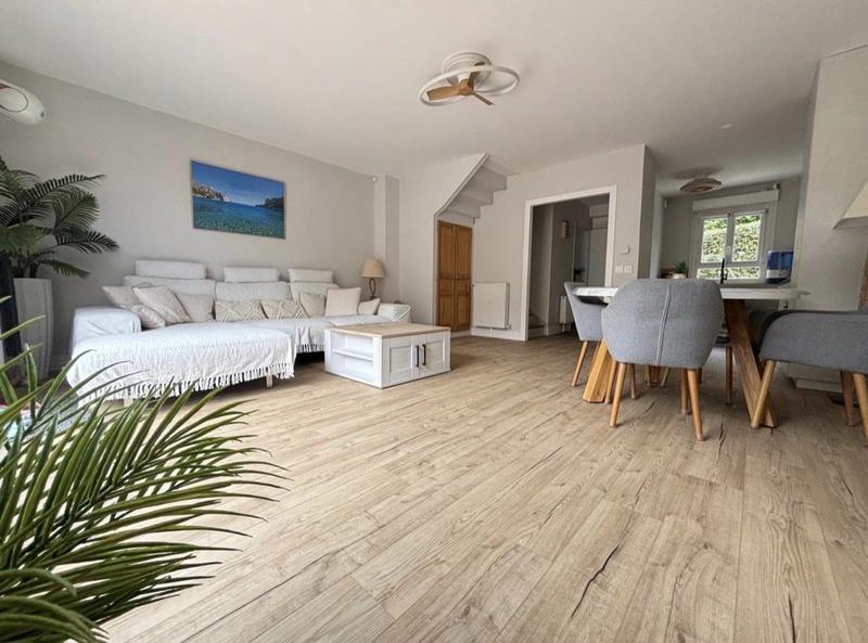 Maison - 80 m² - 5 pièces