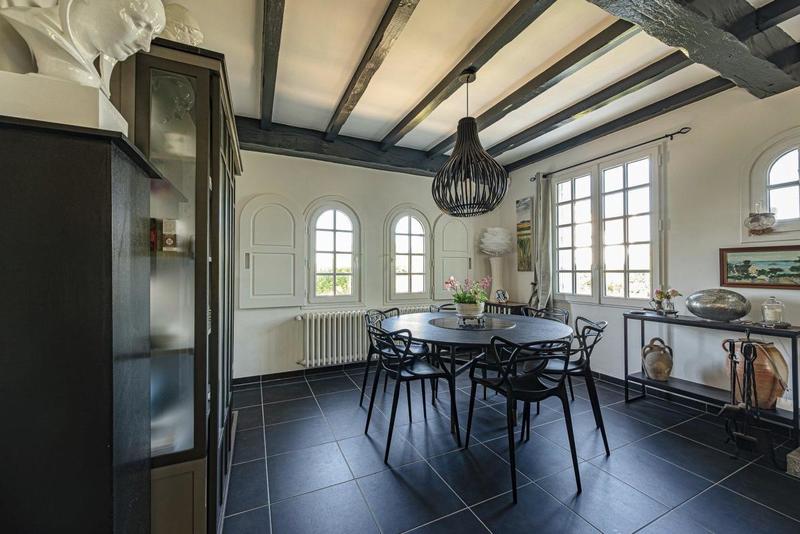 Maison - 182 m² - 9 pièces