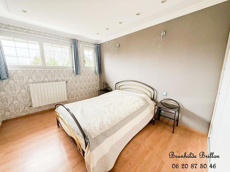 Maison - 220 m² - 12 pièces