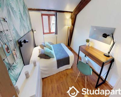 Chambre - 130 m² - 1 pièce