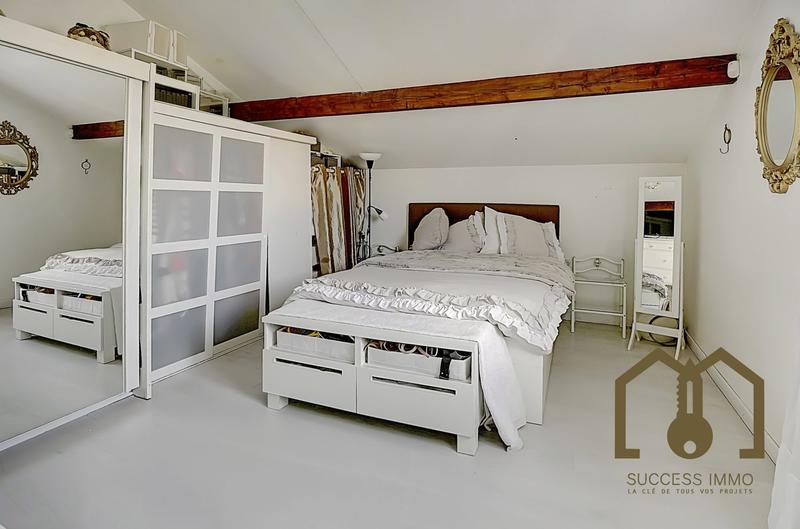 Maison traditionnelle - 200 m² - 8 pièces