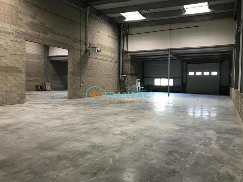 Local d'activités - 450 m²