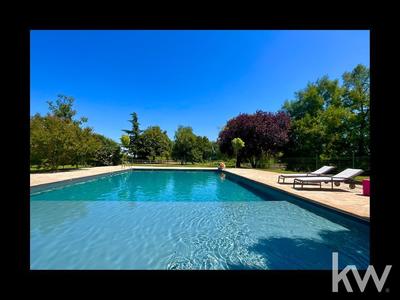 Propriété - 550 m² - 16 pièces