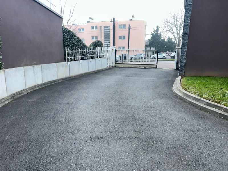 Parking / Garage - 12 m²