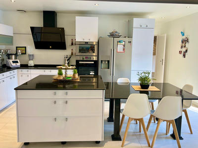 Villa - 220 m² - 7 pièces