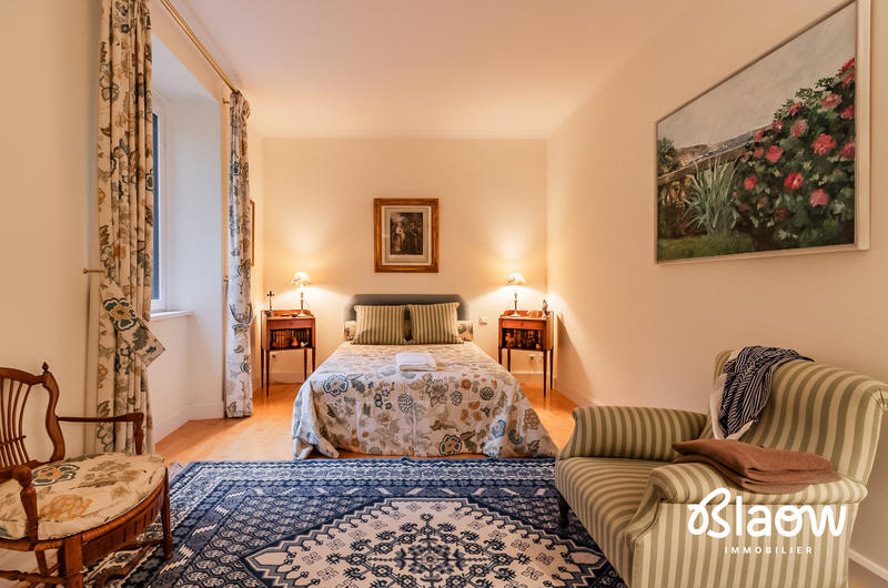 Viager - Maison - 306 m² - 9 pièces