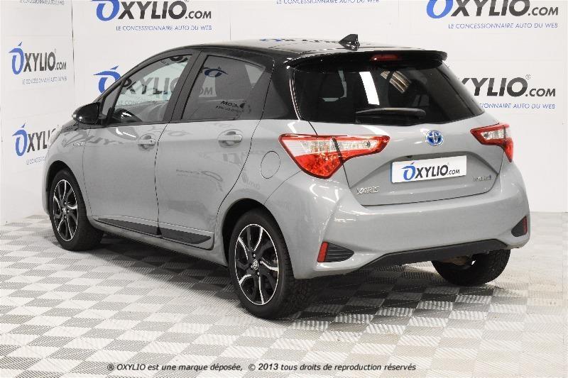 Toyota Yaris III (3) Hybrid 100h Collection