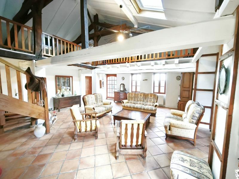 Corps de ferme - 388 m² - 9 pièces