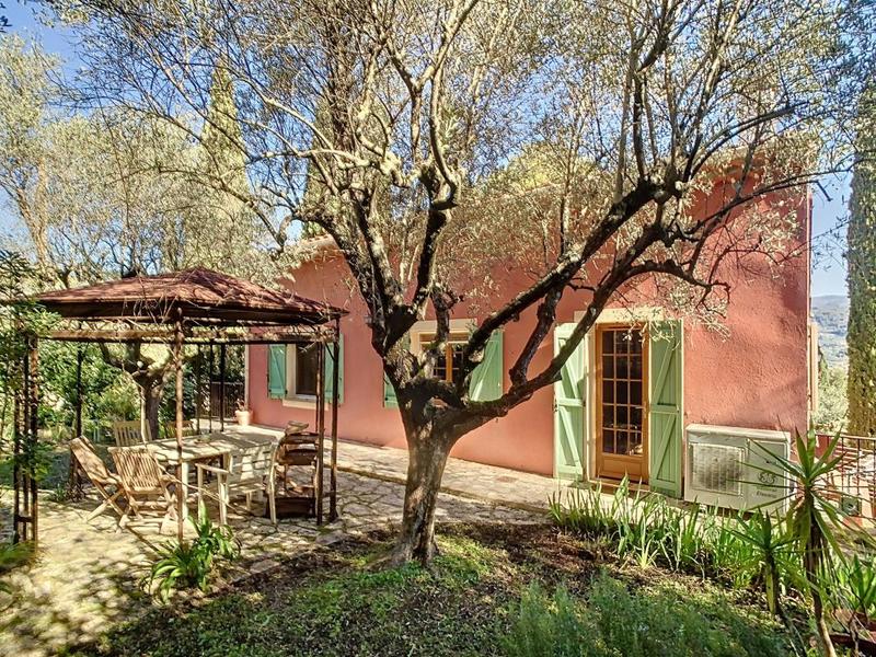 Villa - 261 m² - 8 pièces