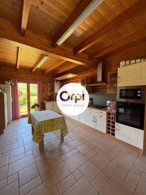 Maison de bois - 250 m² - 8 pièces