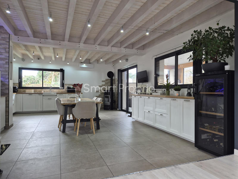 Maison - 140 m² - 5 pièces