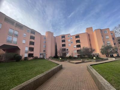 Studio - 30 m² - 1 pièce