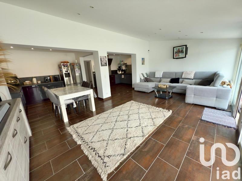 Maison - 240 m² - 9 pièces