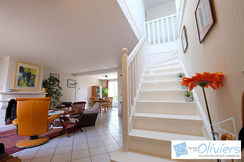 Maison - 171 m² - 7 pièces