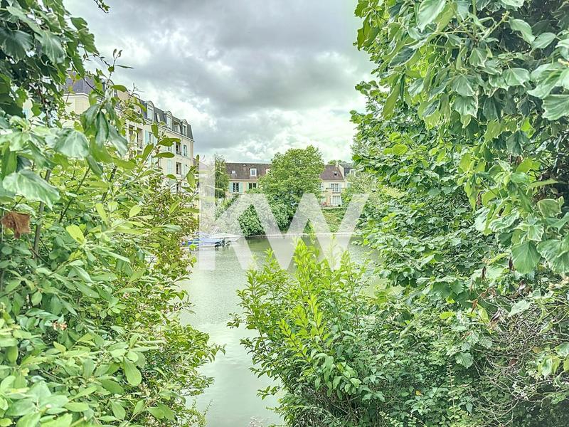 Maison - 213 m² - 8 pièces