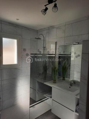 Maison - 80 m² - 4 pièces