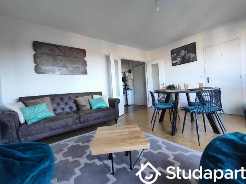 Chambre - 10 m² - 1 pièce