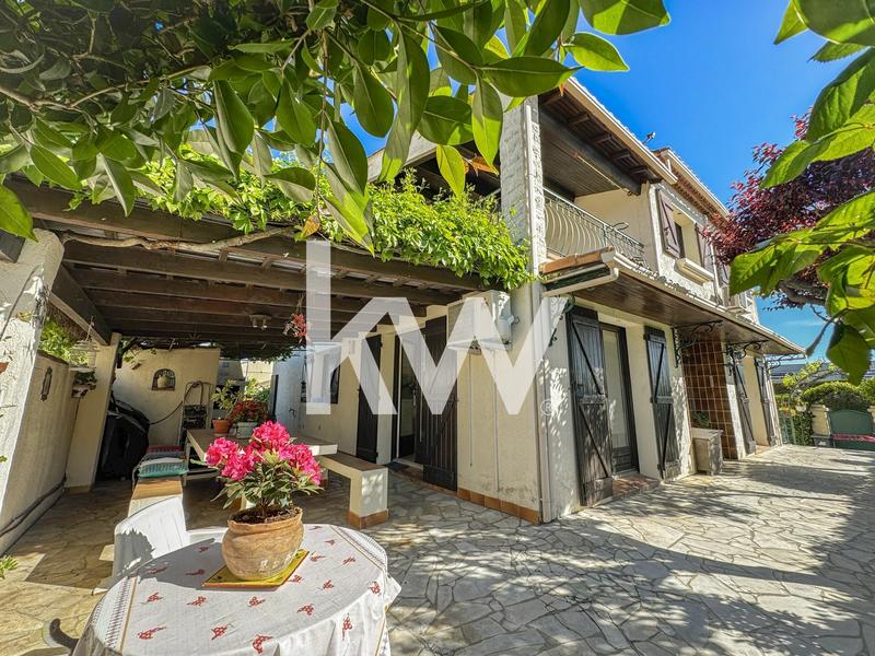 Maison traditionnelle - 154 m² - 5 pièces