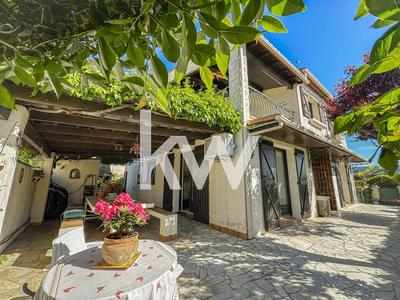 Maison traditionnelle - 154 m² - 5 pièces