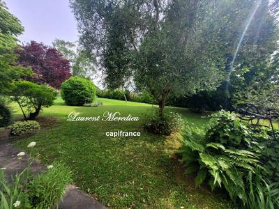 Maison - 240 m² - 6 pièces