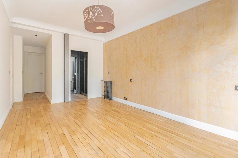 Appartement - 125 m² - 5 pièces