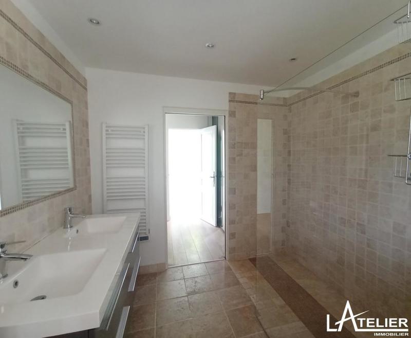 Propriété - 290 m² - 8 pièces