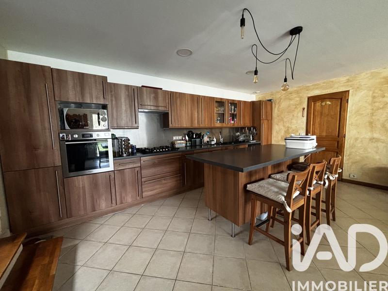 Maison - 157 m² - 8 pièces