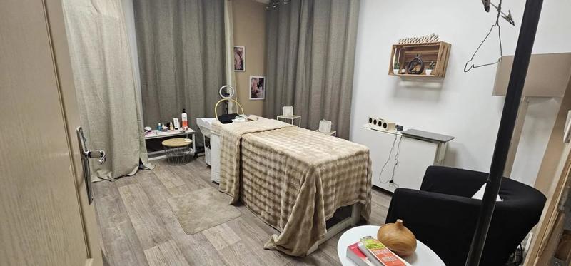 Beauté / Bien-être - 80 m² - 3 pièces