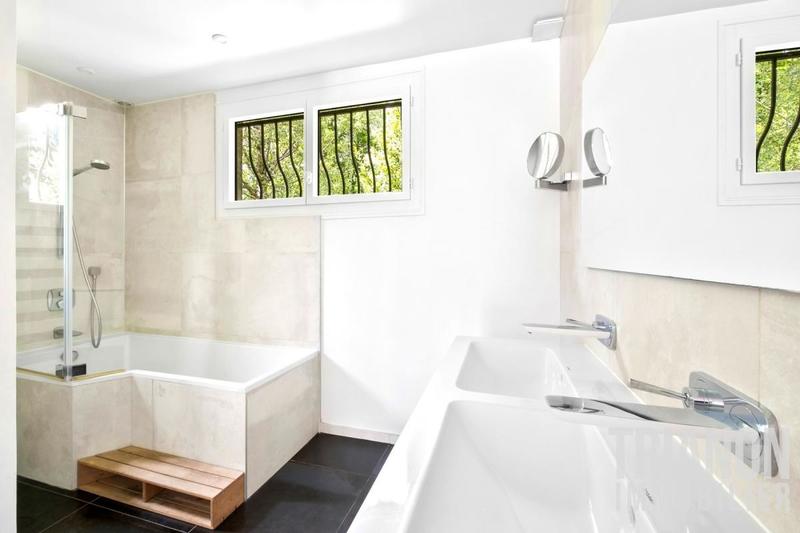 Maison - 307 m² - 10 pièces