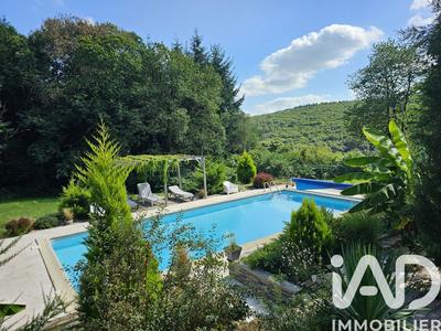 Maison - 140 m² - 6 pièces