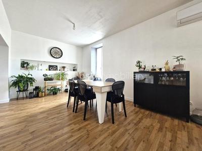 Immeuble - 303 m² - 12 pièces