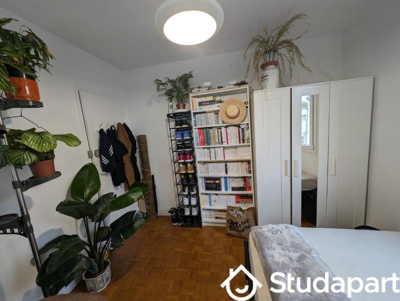 Chambre - 85 m² - 1 pièce