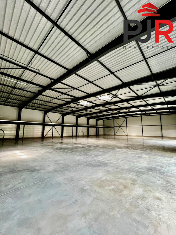 Local commercial - 1 240 m²