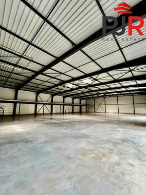 Local commercial - 1 240 m²