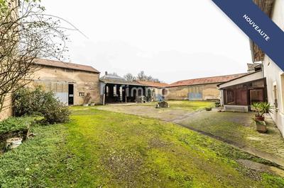 Corps de ferme - 250 m² - 11 pièces