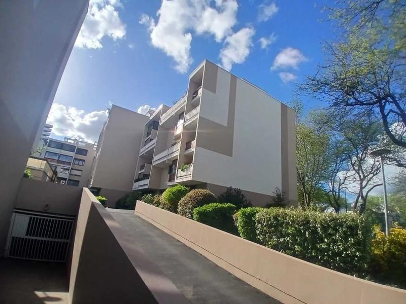 Appartement - 84 m² - 4 pièces