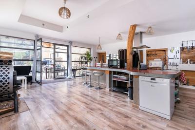 Corps de ferme - 350 m² - 12 pièces