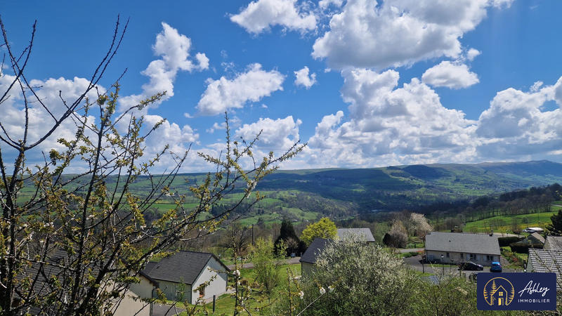 Maison - 96 m² - 5 pièces