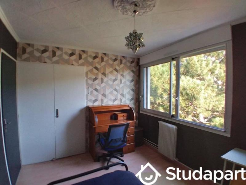 Chambre - 11 m² - 1 pièce