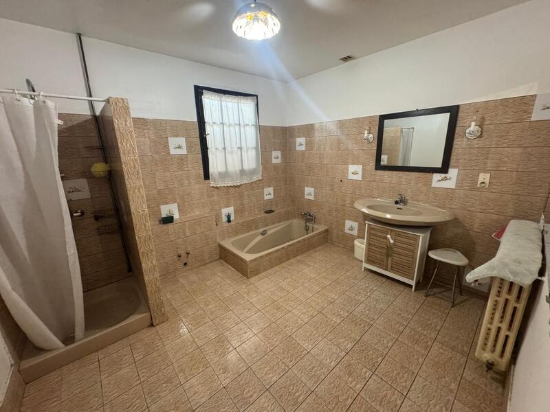 Villa - 216 m² - 6 pièces