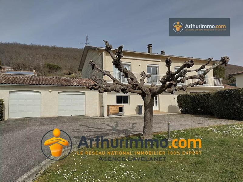 Maison - 235 m² - 8 pièces