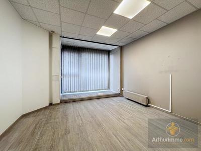 Bureau - 331 m² - 9 pièces