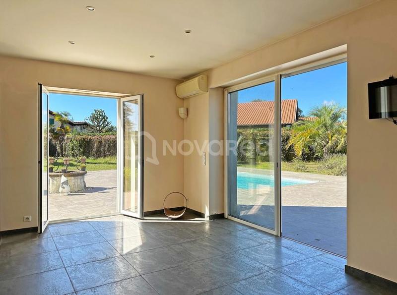 Maison - 644 m² - 17 pièces