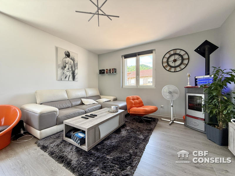 Maison - 270 m² - 9 pièces